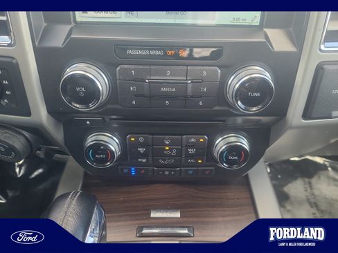 Used 2016 Ford F150 Lariat w/ Equipment Group 502A Luxury AWD/4WD image 31