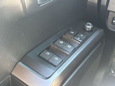 Used 2018 Toyota Tacoma TRD Sport w/ Technology Package AWD/4WD image 28