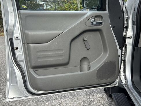 Used 2018 Nissan Frontier S image 20