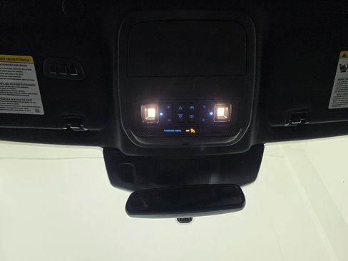 Used 2020 Ford Explorer Platinum image 33