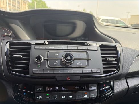 Used 2016 Honda Accord Sport image 8
