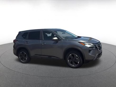 Used 2025 Nissan Rogue SV AWD/4WD image 2