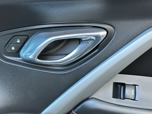 Used 2018 Chevrolet Camaro SS image 21