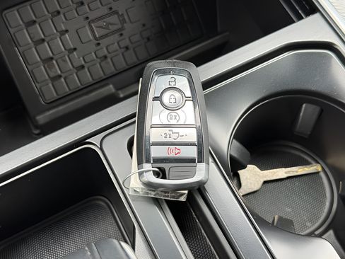 Used 2025 Ford F150 Platinum w/ FX4 Off-Road Package AWD/4WD image 14