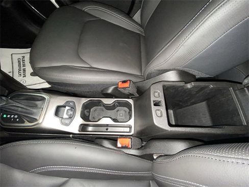 Used 2020 Jeep Renegade Limited image 20