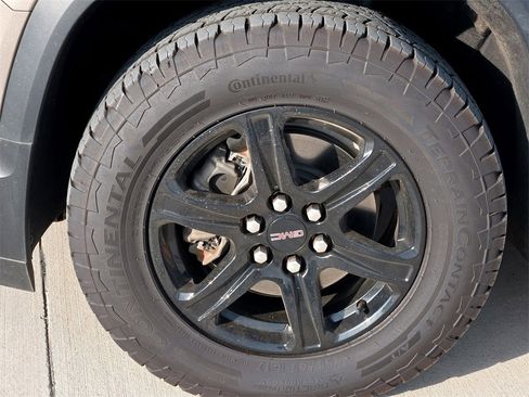 Used 2023 GMC Acadia AT4 w/ Technology Package image 9