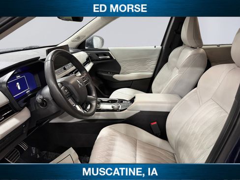 Used 2025 Mitsubishi Outlander SEL FWD image 9
