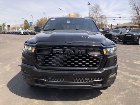 New 2026 RAM 1500 4x4 Crew Cab image 16