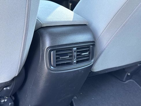 Used 2018 Honda CR-V LX image 24