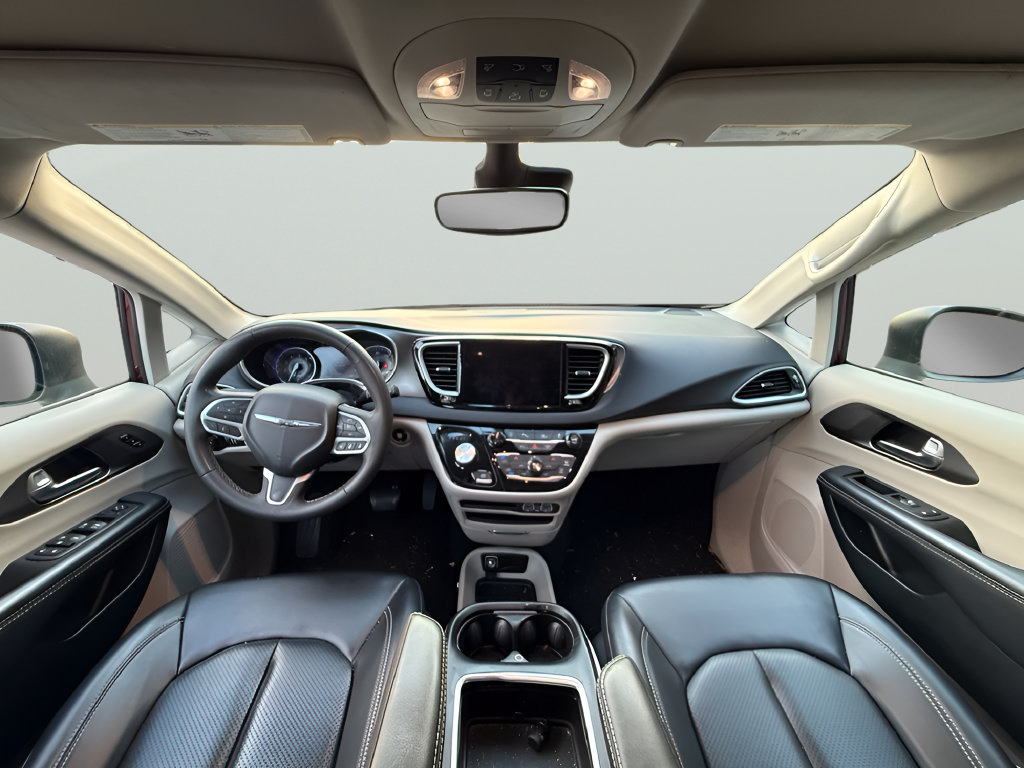 Used 2023 Chrysler Pacifica Touring-L FWD image 9