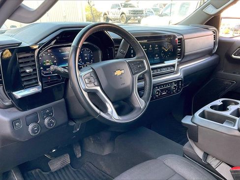 Used 2025 Chevrolet Silverado 1500 LT image 13