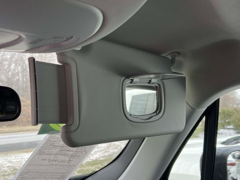 Used 2023 Jeep Renegade Latitude image 8