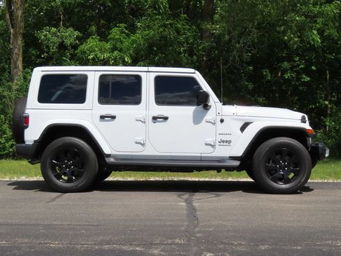 Used 2023 Jeep Wrangler Unlimited Sahara w/ Cold Weather Group AWD/4WD image 2