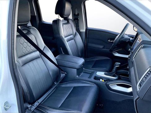 Used 2024 Nissan Frontier SL w/ Technology Package image 21