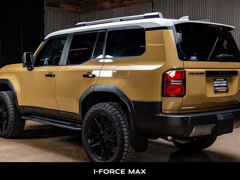 Used 2025 Toyota Land Cruiser image 6