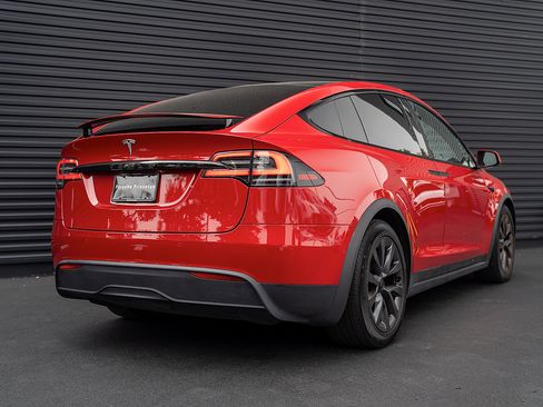 Used 2023 Tesla Model X AWD/4WD image 28