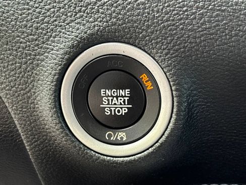 Used 2019 Dodge Challenger R/T Scat Pack RWD image 17