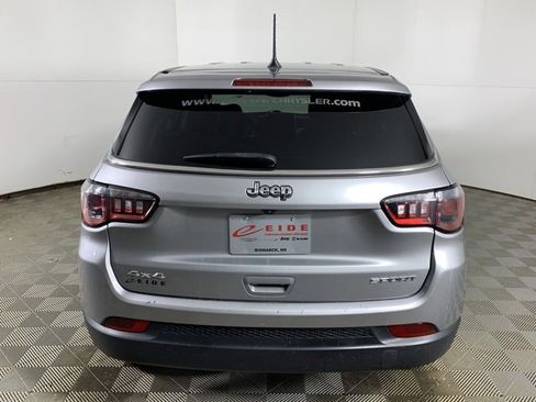 Used 2022 Jeep Compass Sport image 8