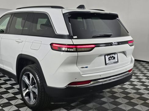 Used 2022 Jeep Grand Cherokee Limited 4xe AWD/4WD image 13