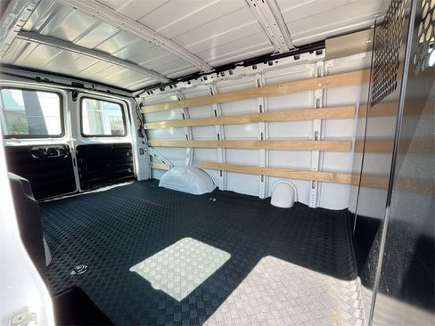 Used 2024 GMC Savana 2500 w/ Driver Convenience Package image 27