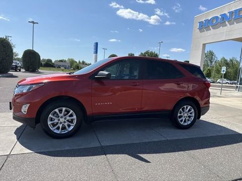Used 2020 Chevrolet Equinox LS w/ LS Convenience Package AWD/4WD image 10