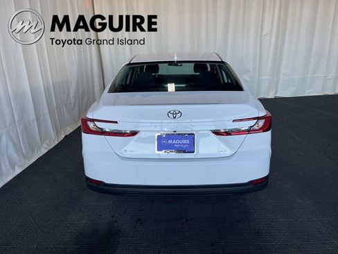 Used 2025 Toyota Camry LE FWD image 30
