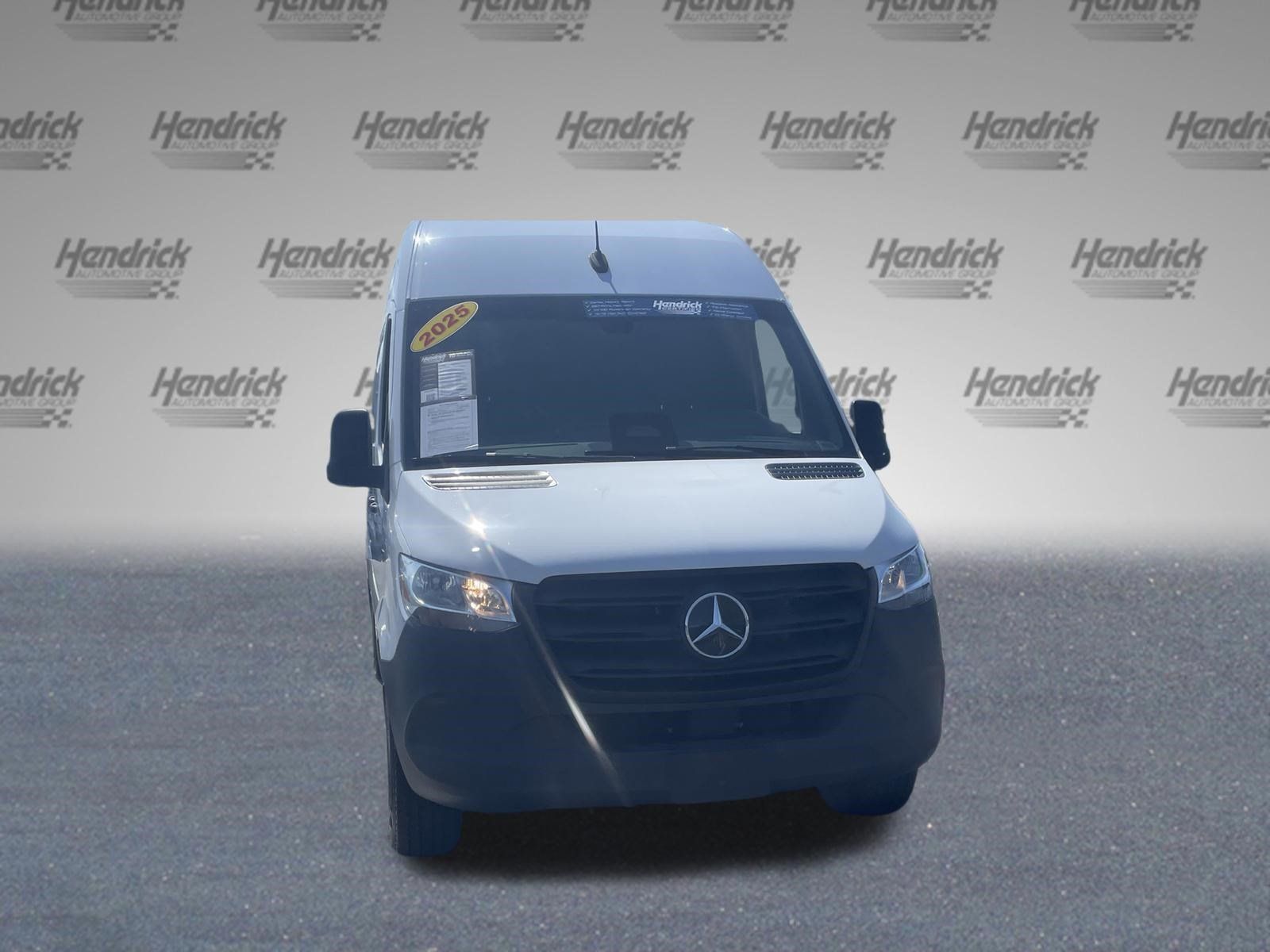 Used 2025 Mercedes-Benz eSprinter 170 Cargo image 3