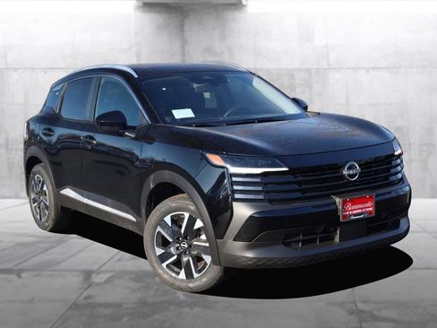 New 2026 Nissan Kicks SV w/ SV Premium Package image 2