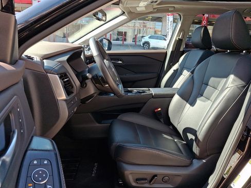 Used 2023 Nissan Rogue SL w/ SL Premium Package image 14