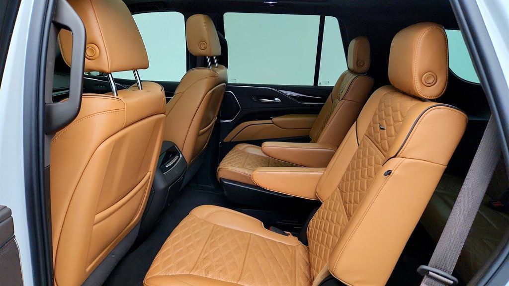 Used 2024 Cadillac Escalade Sport w/ Touring Package AWD/4WD image 19