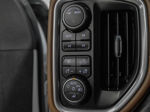 Used 2022 Chevrolet Silverado 3500 High Country image 29