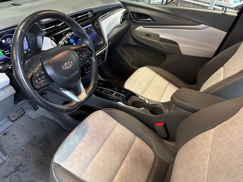 Used 2022 Chevrolet Bolt EUV Premier w/ Sun & Sound Package image 9