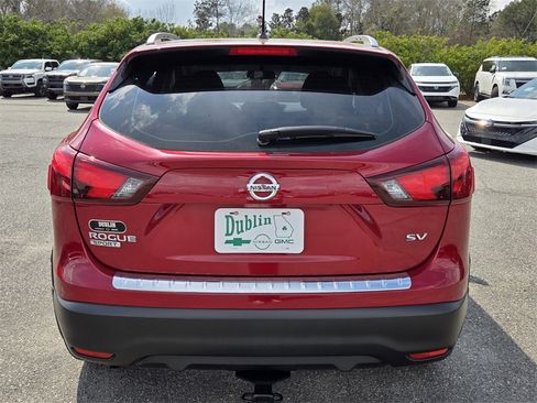 Used 2018 Nissan Rogue Sport SV image 9