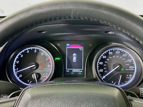 Used 2024 Toyota Camry SE image 19