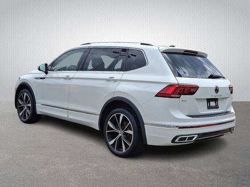 Used 2024 Volkswagen Tiguan SEL R-Line AWD/4WD image 4