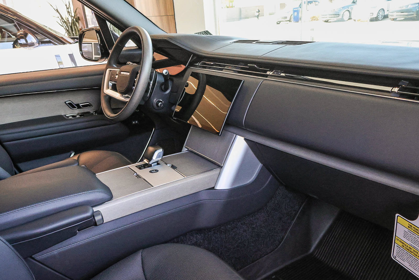 New 2026 Land Rover Range Rover SV AWD/4WD image 11