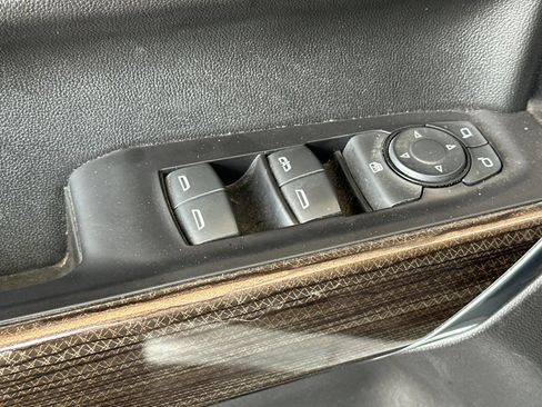 Used 2021 Chevrolet Silverado 1500 LT RWD image 12