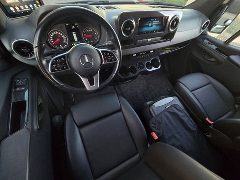 Used 2020 Mercedes-Benz Sprinter 2500 image 5