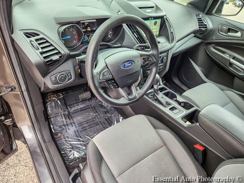 Used 2017 Ford Escape SE w/ Equipment Group 201A AWD/4WD image 10