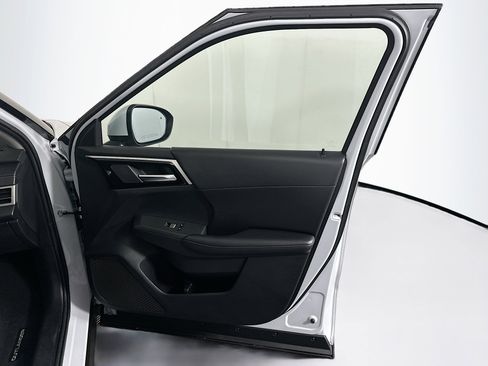 Used 2024 Mitsubishi Outlander SE image 34