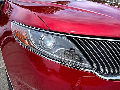 Used 2013 Lincoln MKS AWD image 30