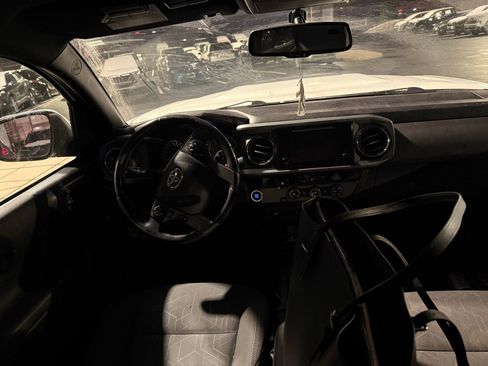 Used 2017 Toyota Tacoma TRD Sport w/ Tow Package image 10