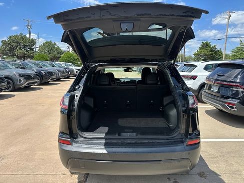 Used 2023 Jeep Cherokee Altitude Lux AWD/4WD image 16