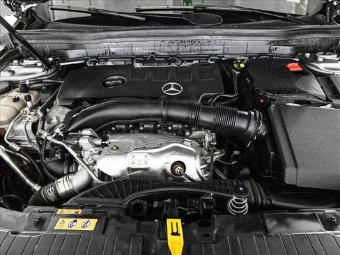Used 2022 Mercedes-Benz GLB 250 4MATIC image 25