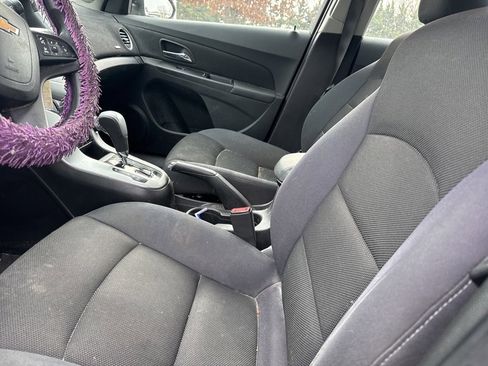 Used 2015 Chevrolet Cruze LT image 4