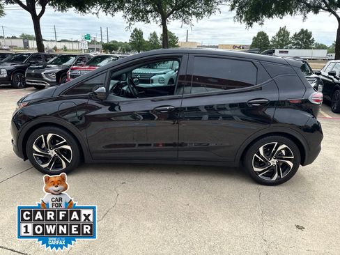Used 2023 Chevrolet Bolt LT w/ Infotainment Package FWD image 6