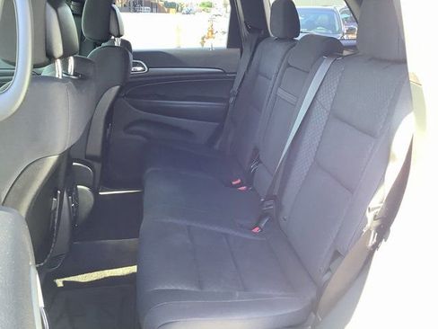 Used 2018 Jeep Grand Cherokee Laredo image 24