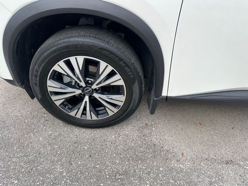 Used 2023 Nissan Rogue SV image 10