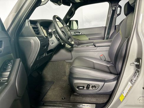 Used 2025 Lexus GX 550 550 Overtrail image 11