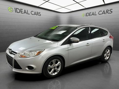 Used 2014 Ford Focus SE w/ SE Winter Package FWD image 1